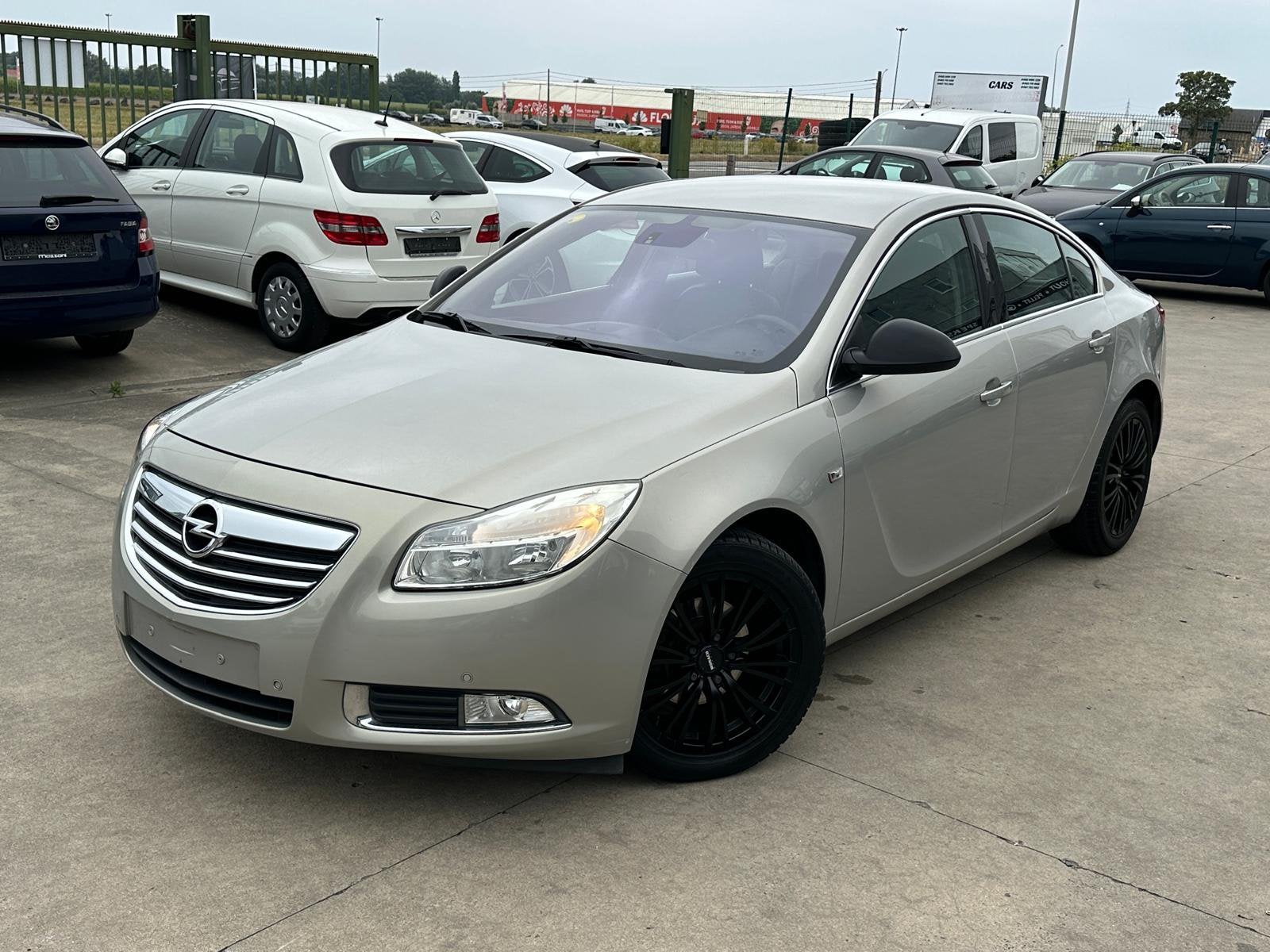 Opel Insignia Cosmo 2L Diesel, Auto's, Euro 5, 1956 cc, Zwart, Leder