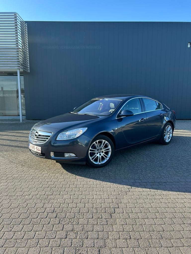 Opel insignia berliné Automaat!, Auto's, Opel, Testrit aan huis, Zwart, 4 cilinders, Blauw