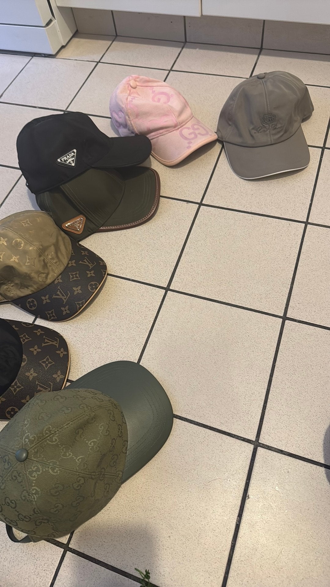 CHAPEAUX EN SOLDE ! ! ! GUCCI ALO LV PRADA ️‼️, Envoi, Comme neuf, One size fits all, Casquette