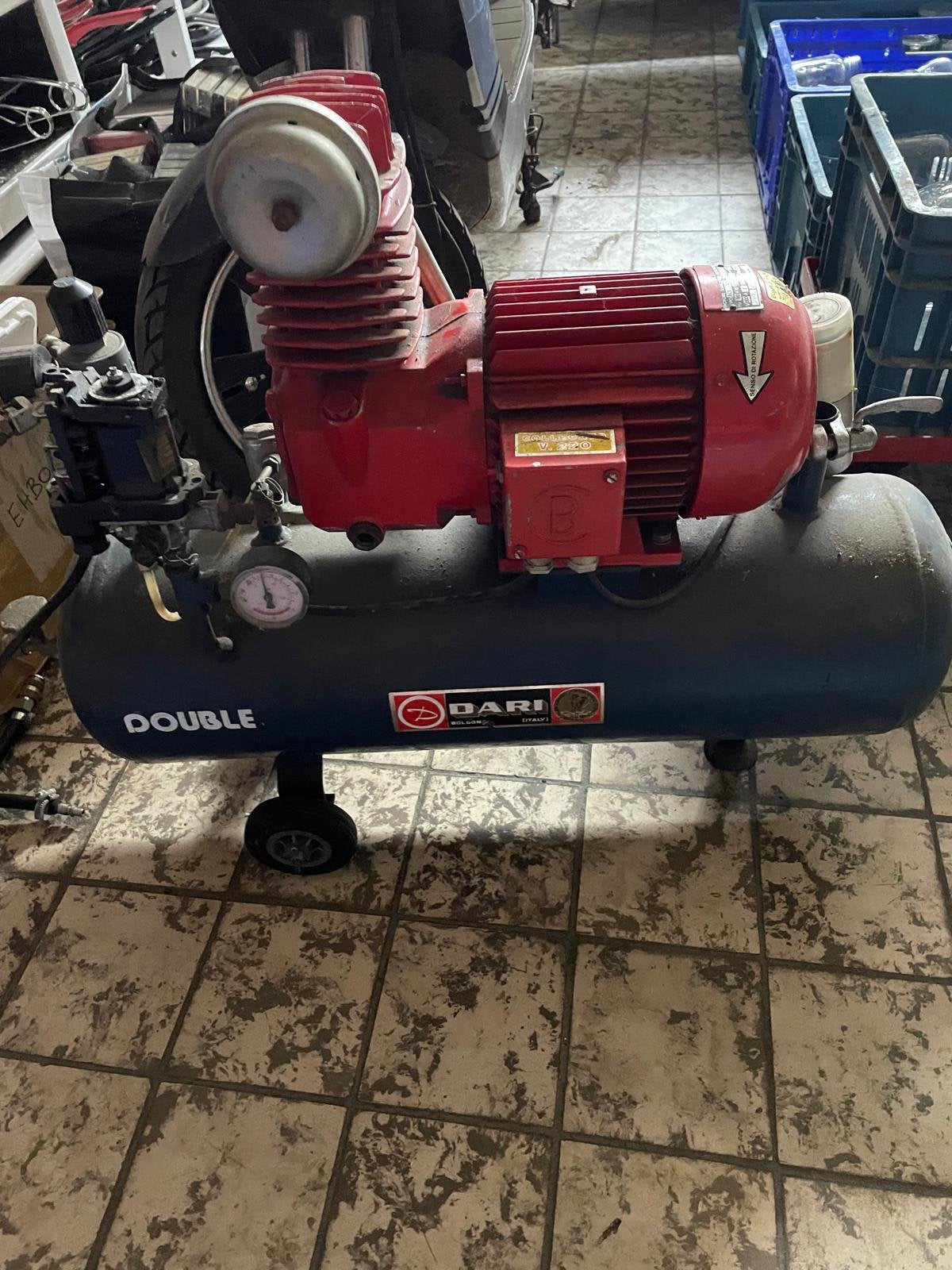 DARI mobiele luchtcompressor 1 PK – werkt perfect, Ophalen, Gebruikt, 6 tot 10 bar, Mobiel