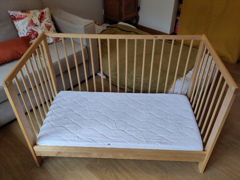 Petit lit à barreaux pour jeune enfant (1-5 ans) Ikea, Matelas, Moins de 70 cm, Enlèvement, Utilisé