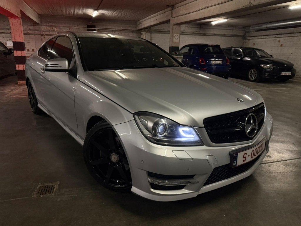 Mercedes-benz C180 AMG-Pack coupé Automatique 1.8i 115kW, Autos, Mercedes-Benz, Cuir, Achat, Noir, Automatique