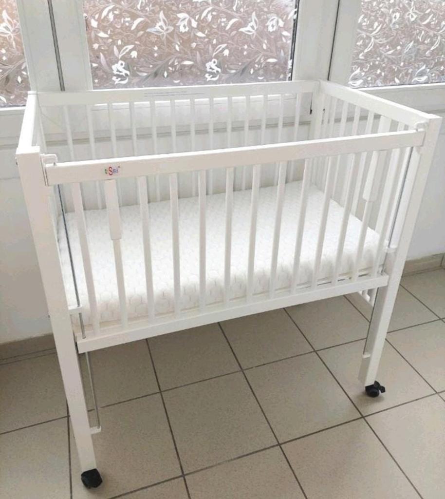TiSsi Maxi Boxspring wit extra bed, Kinderen en Baby's, Babywiegjes en Ledikanten, Ophalen, Zo goed als nieuw, Ledikant