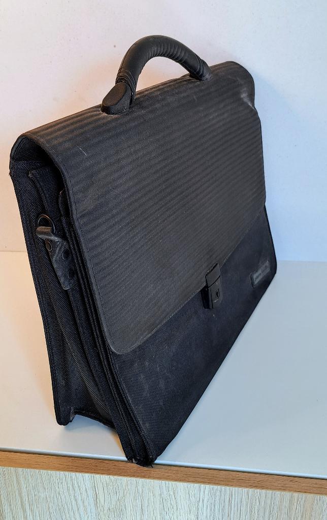 Mallette Pierre Cardin — sac d'affaires pour docs et laptop, Articles professionnels, Enlèvement ou Envoi, Neuf, sans emballage