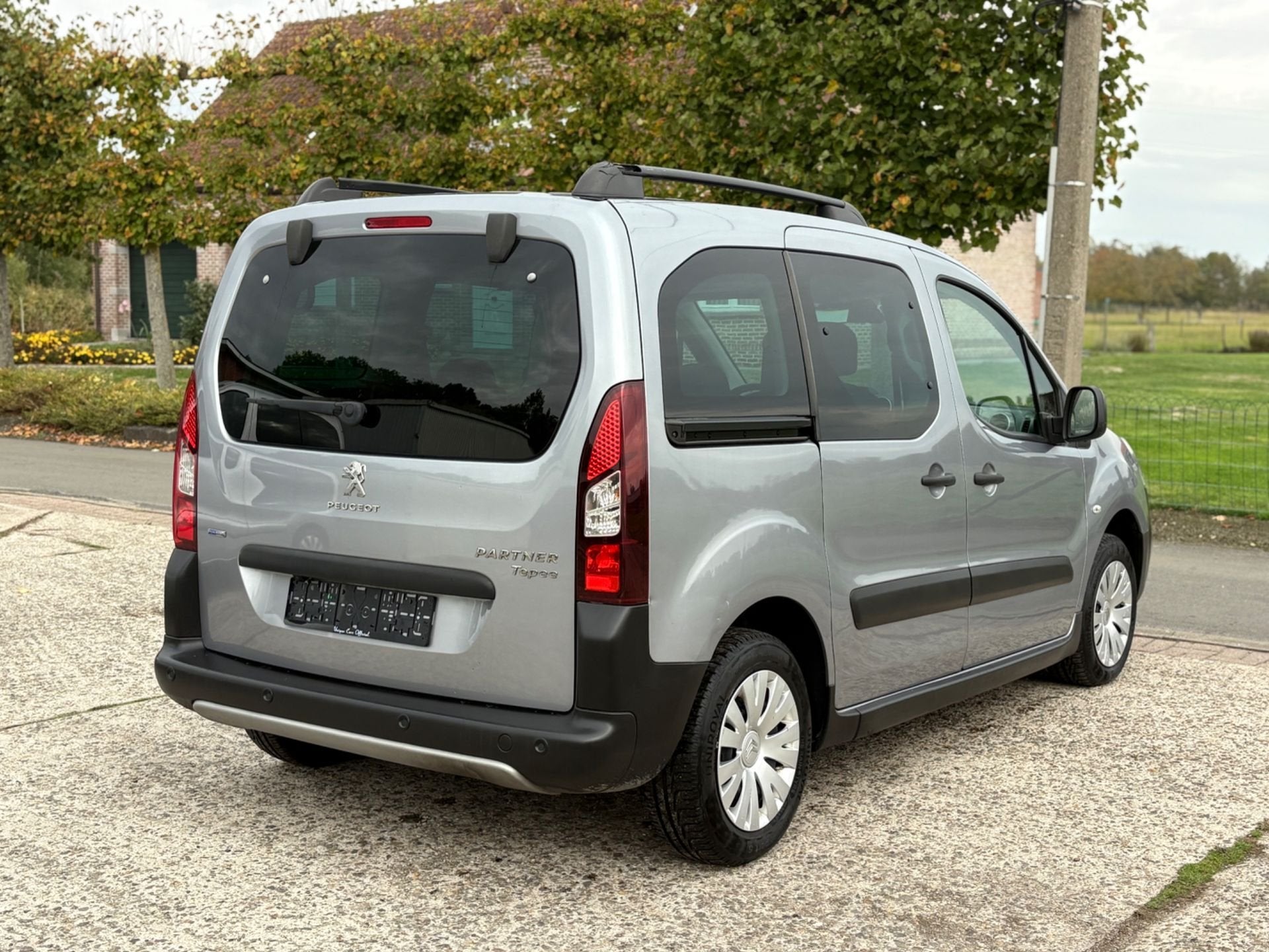 Peugeot Partner 1.2benzine Navi Camera Pano Carplay, Voorwielaandrijving, Gebruikt, Euro 6, 1199 cc