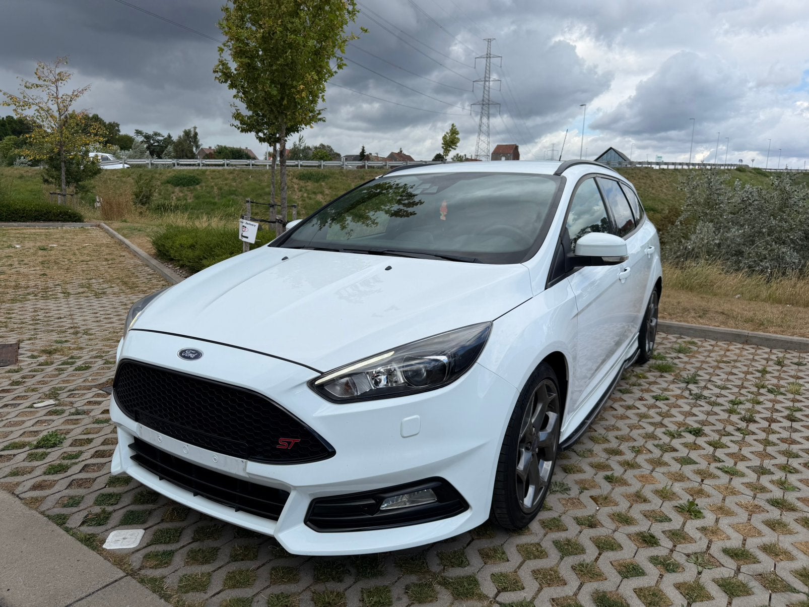 FORD FOCUS ST/ RS 250 pk, Auto's, Ford, Focus, Euro 6, 4 cilinders, Wit