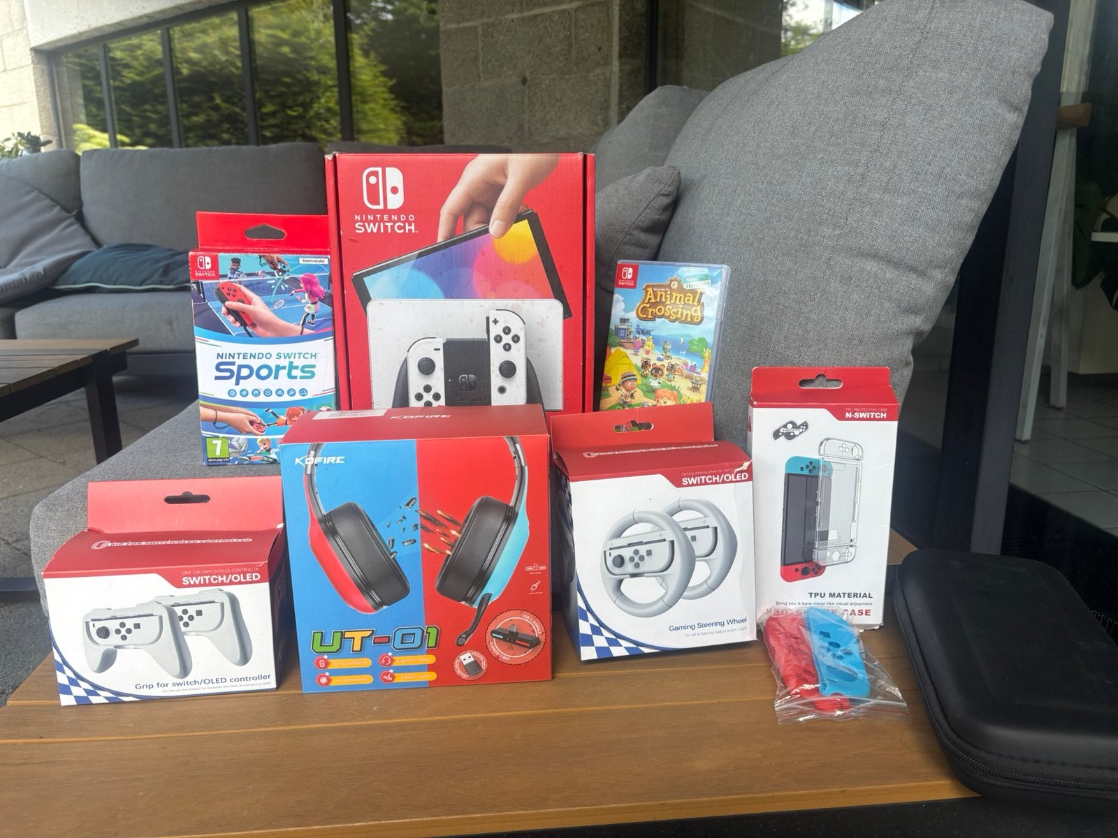 Nintendo Switch OLED Wit + Switch sports+veel Accessoires, Games en Spelcomputers, Spelcomputers | Nintendo NES, Ophalen of Verzenden