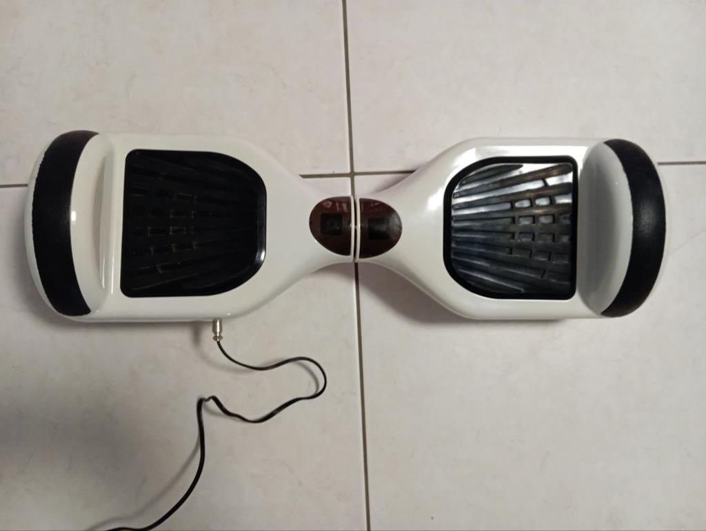 Hoverboard blanc en bon état, Enlèvement, Comme neuf