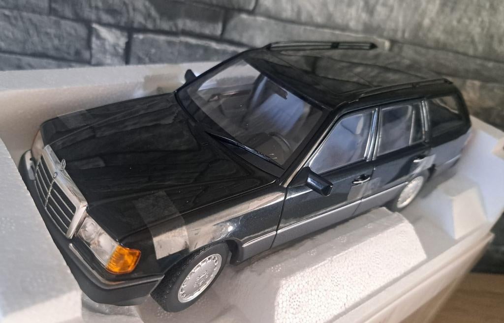 Mercedes-Benz 300 D 1990. 1/18éme, Auto, Norev, Ophalen of Verzenden, Norev
