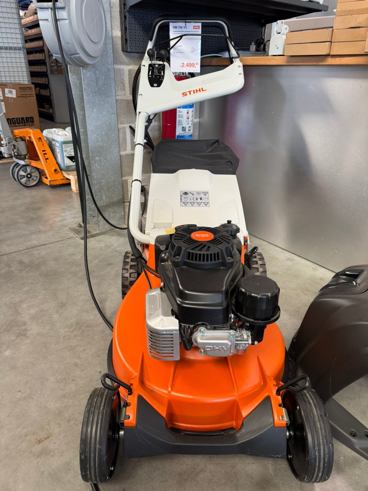 Stihl RM 756 YC professionele grasmaaier toonzaalmodel, Ophalen, Zo goed als nieuw, Opvangzak