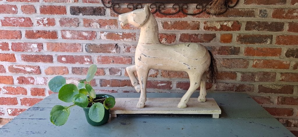 Handgesneden houten paard / folk-art stijl paard, Houtsnijwerk, Handgemaakt, Ophalen of Verzenden, Zoogdier