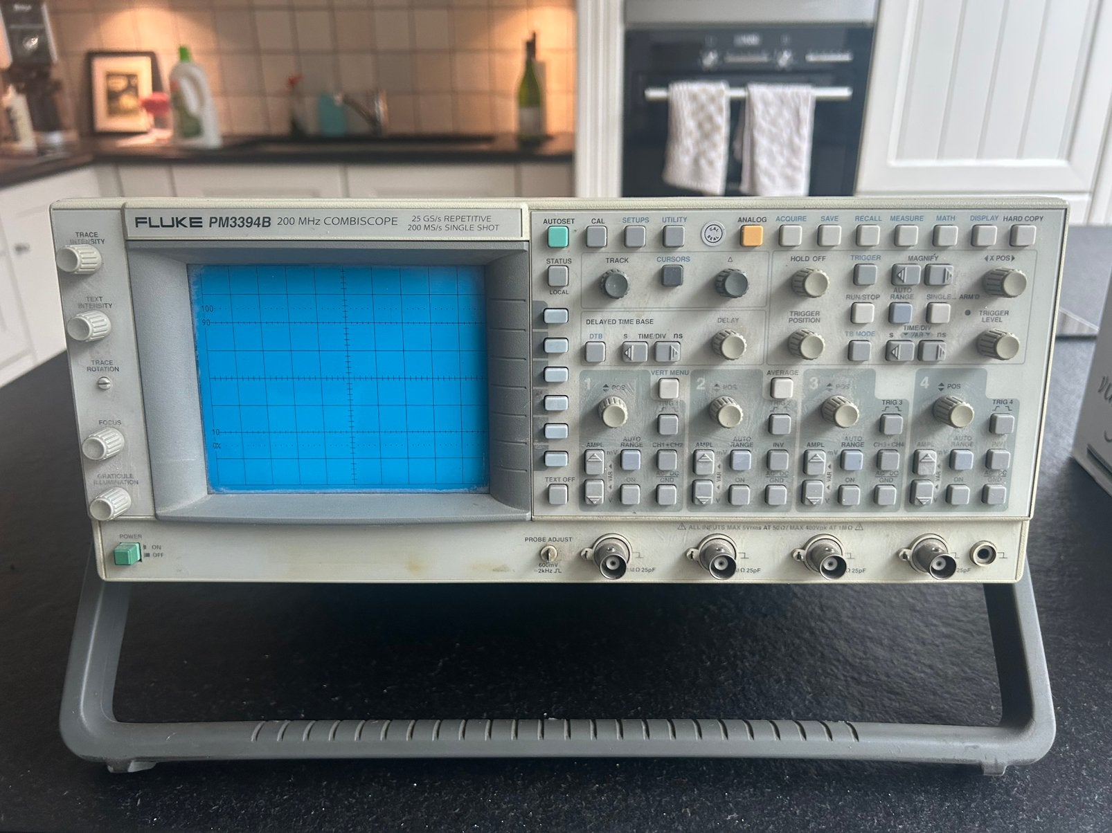 Fluke 4 kanaal 200mhz geheugen oscilloscoop, Ophalen of Verzenden, Gebruikt