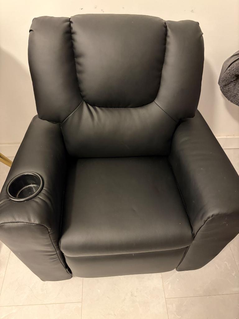 Kinder Fauteuil zwart, Huis en Inrichting, Fauteuils, Ophalen, Zo goed als nieuw, Leer