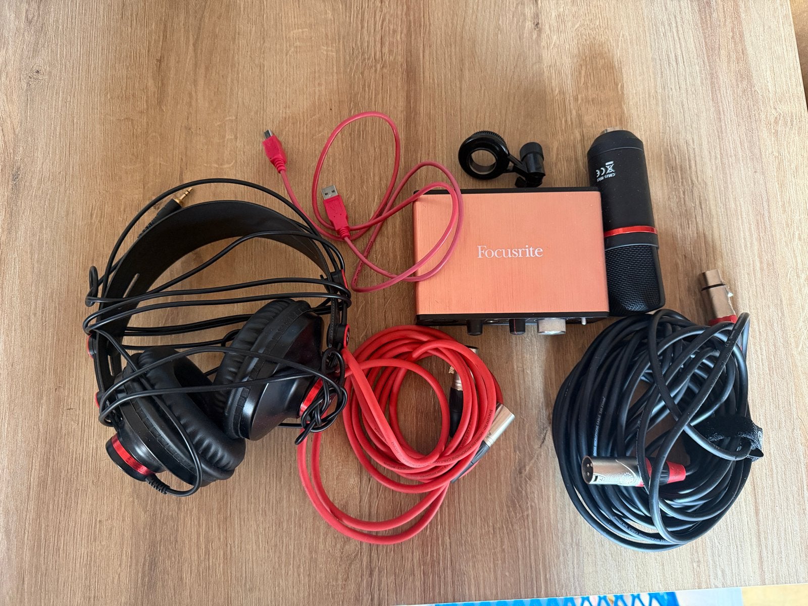 Focusrite scarlett solo 2nd gen producer bundle, Computers en Software, Geluidskaarten, Ophalen of Verzenden, Zo goed als nieuw