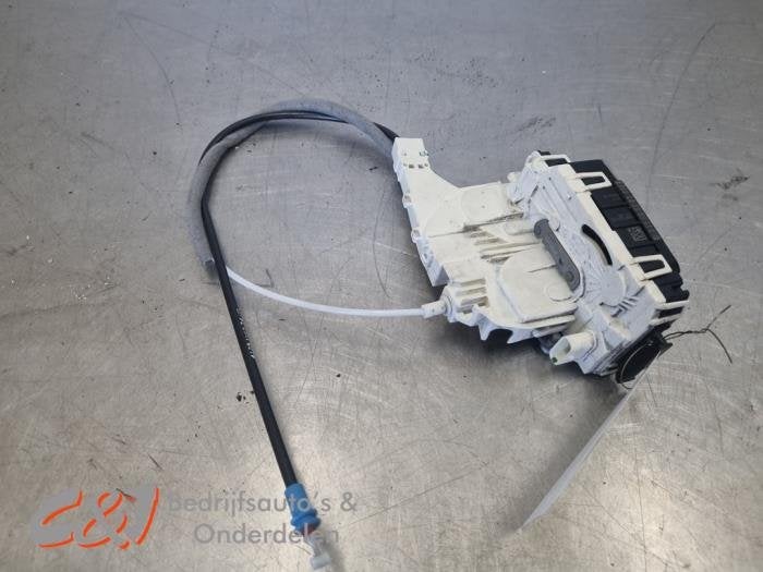 Serrure portière mécanique 2portes droite d'un Volkswagen, Volkswagen, -, 3 mois de garantie, Utilisé