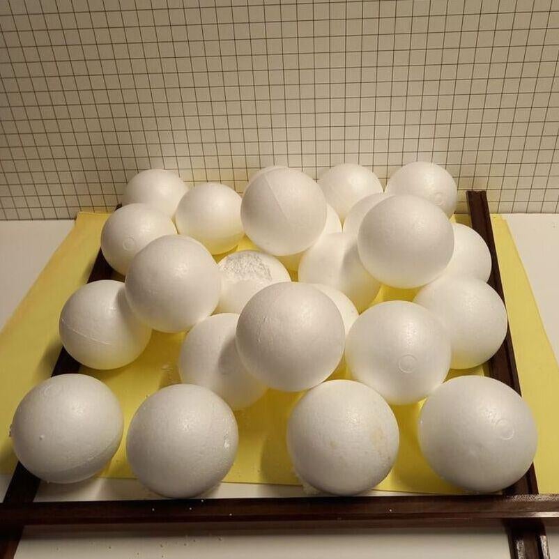 Lot de 25 Boules de polystyrène 10 cm, Envoi, Neuf