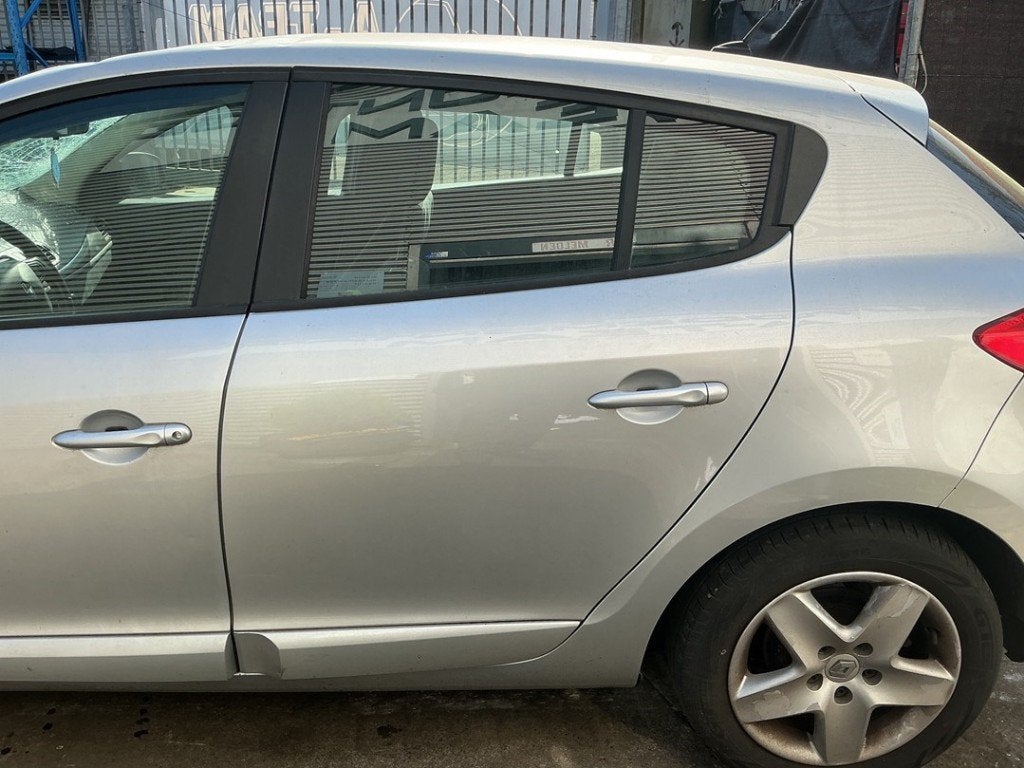 PORTE GAUCHE ARRIÈRE Renault Megane III Berline (BZ), Arrière, Renault, Utilisé, Peter-Huppertz-Straße 5
51063  Köln, DE