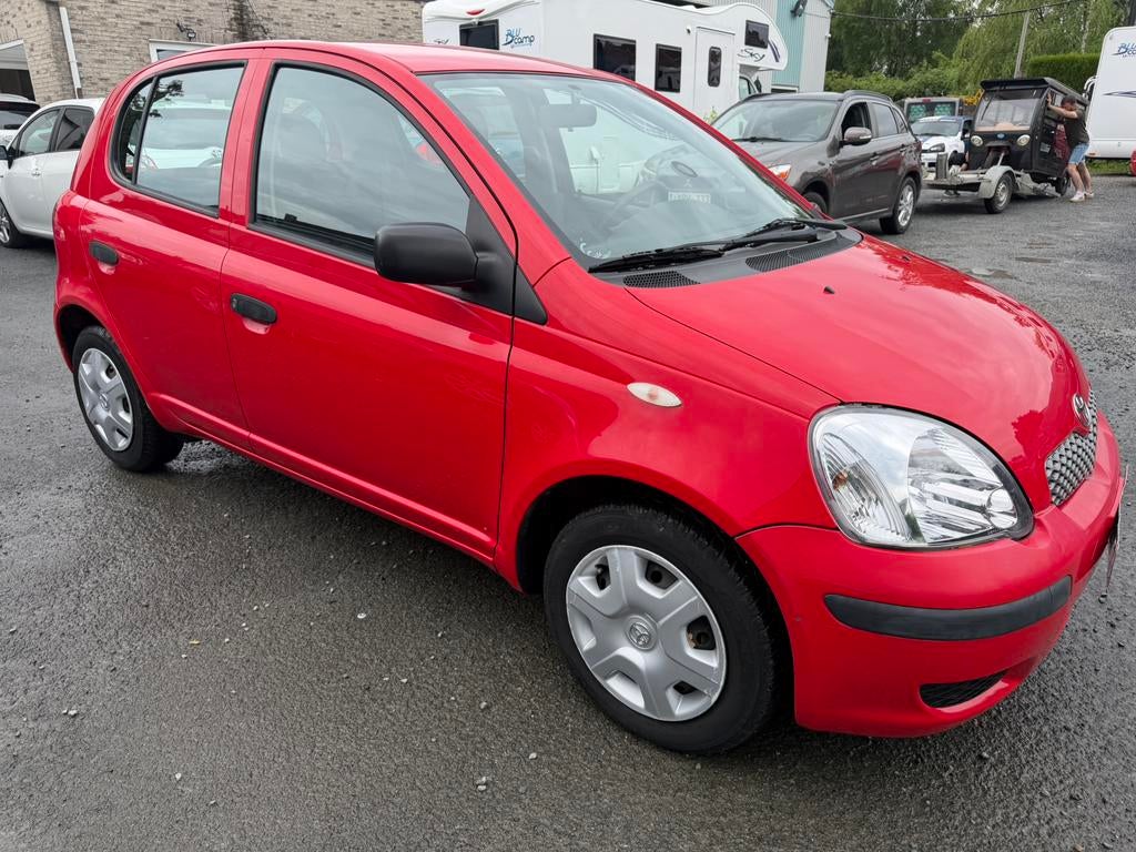 Toyota yaris 80.436km, Autos, Rouge, 1005 kg, Achat, 998 cm³