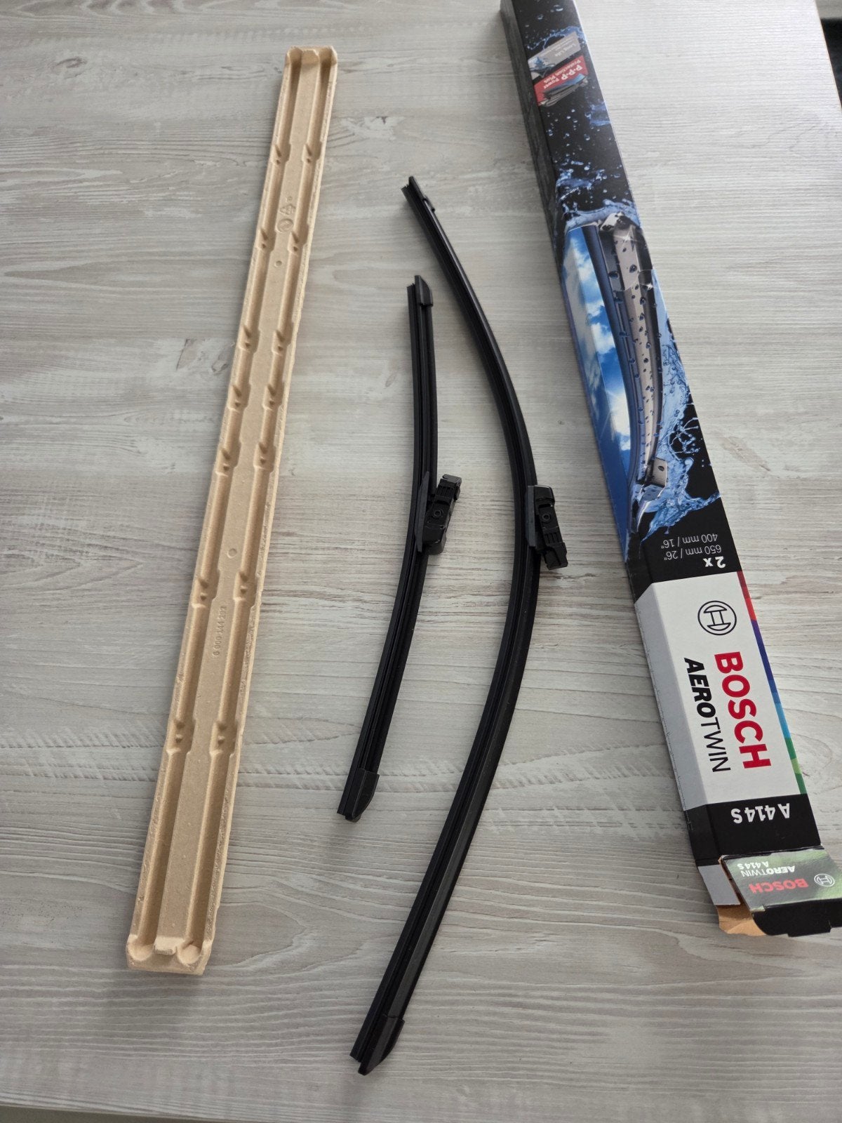 2 essuis glaces avant  Bosch, Enlèvement