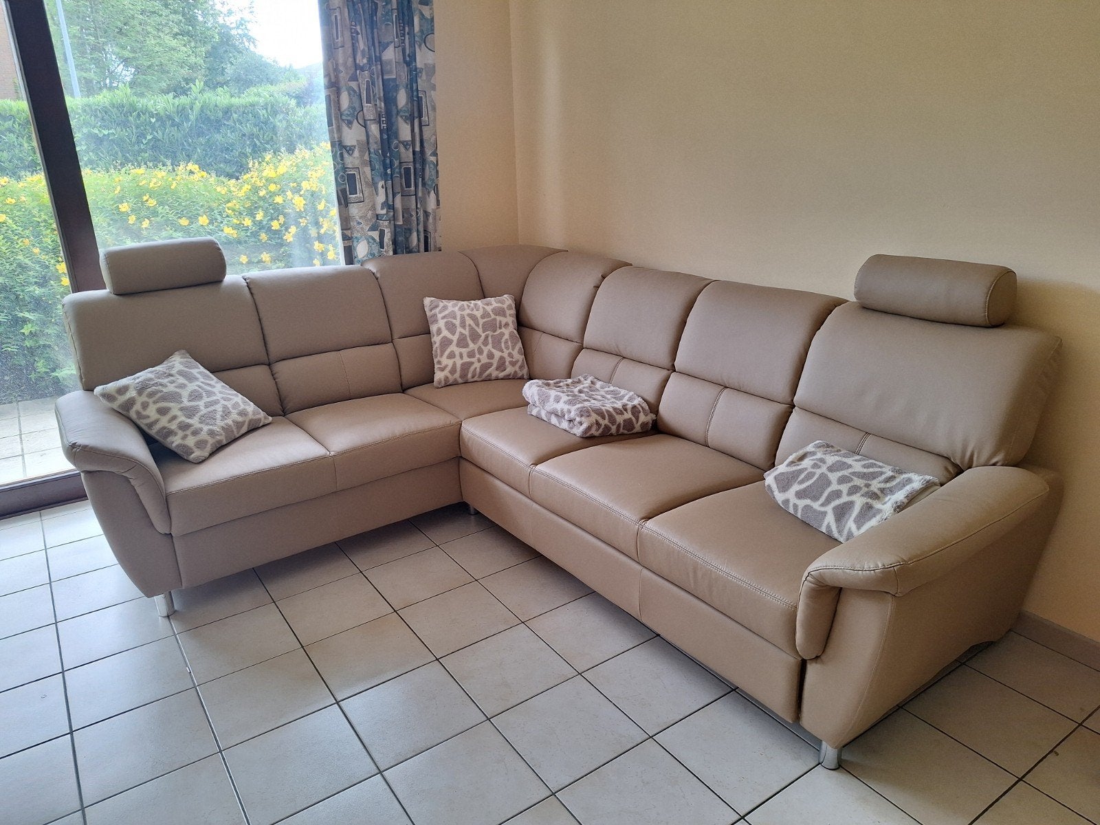 TE KOOP Comfortabele converteerbare hoekbank, Huis en Inrichting, Zetels | Complete zithoeken, Ophalen, Zo goed als nieuw, Kunststof