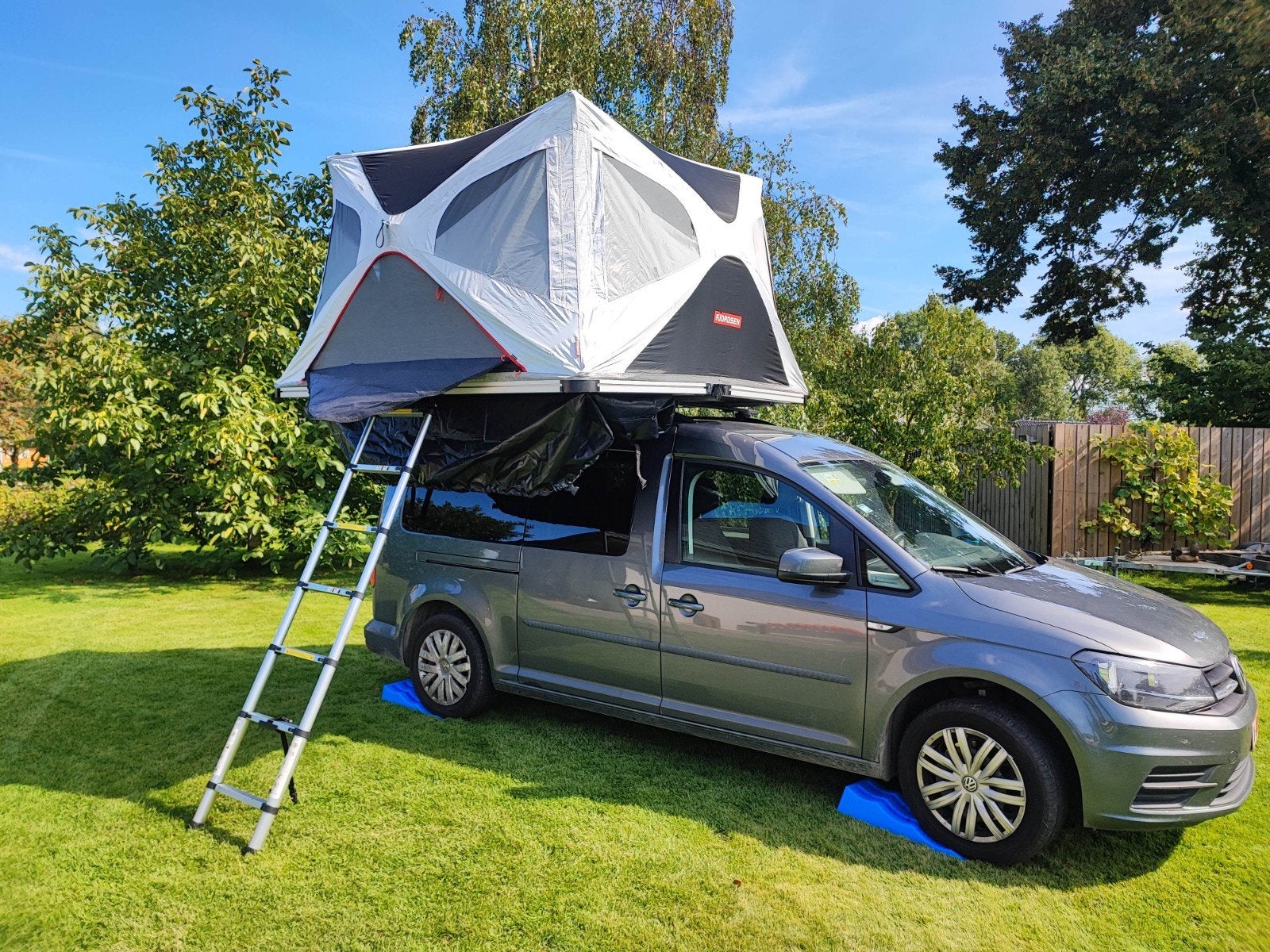 Tente de toit Fjordsen Beyond X XXL– Volume exceptionnel 6 m, Enlèvement, Utilisé, Jusqu'à 4