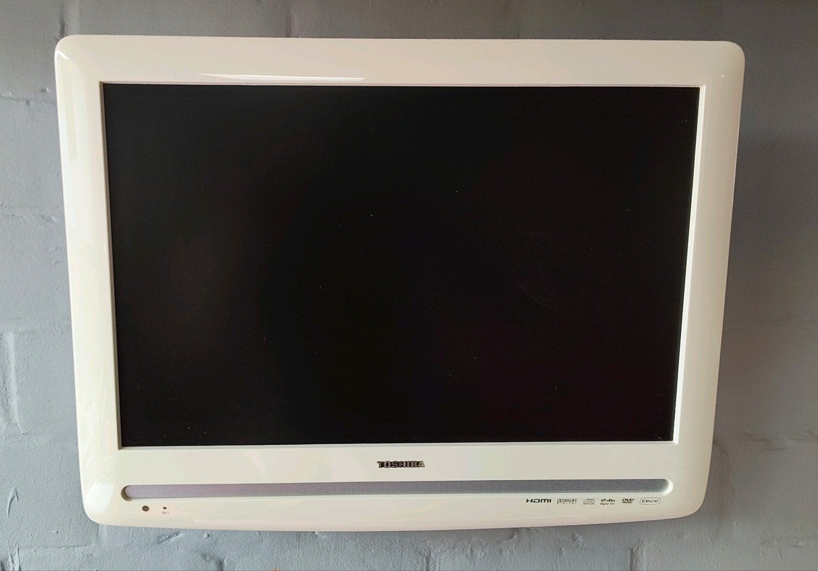 Toshiba tv wit met ingebouwde dvd-speler en muurbeugel, TV, Hi-fi & Vidéo, Télévisions, Enlèvement, Toshiba