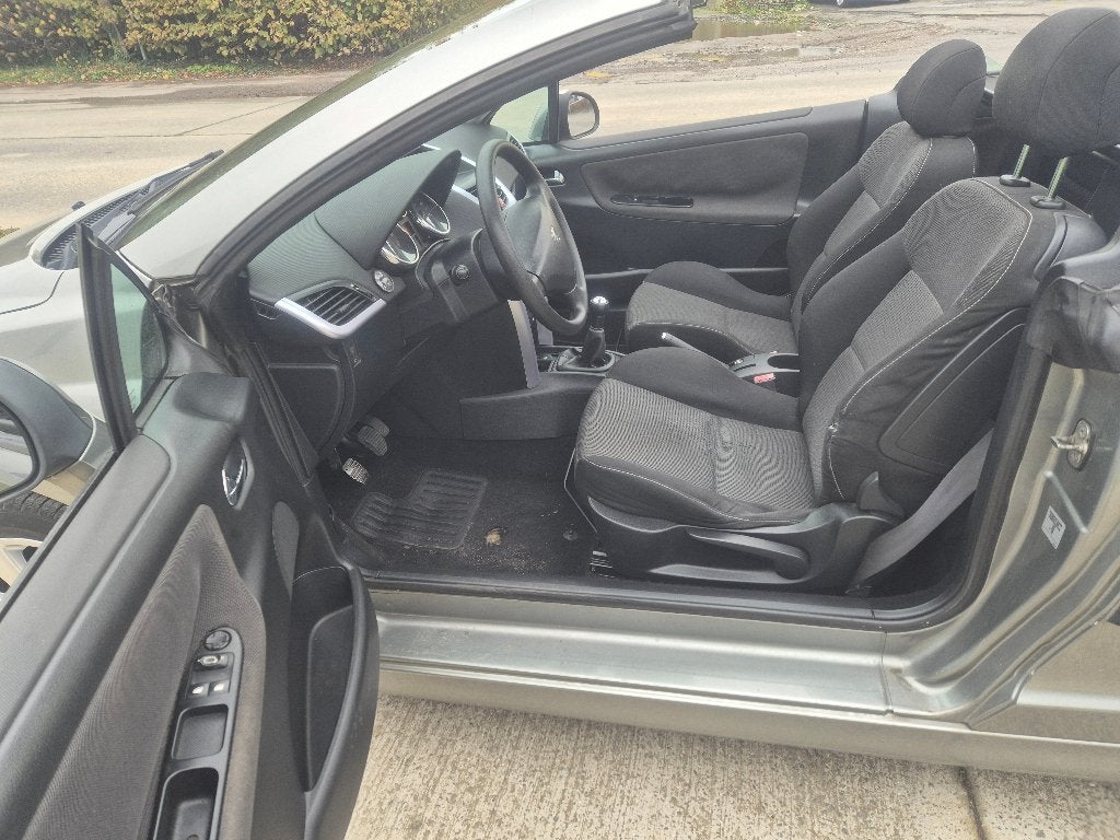 Peugeot 207 CC cabriolet 1.6 Essence, Autos, Peugeot, Achat, Entreprise, Boîte manuelle, 3 portes