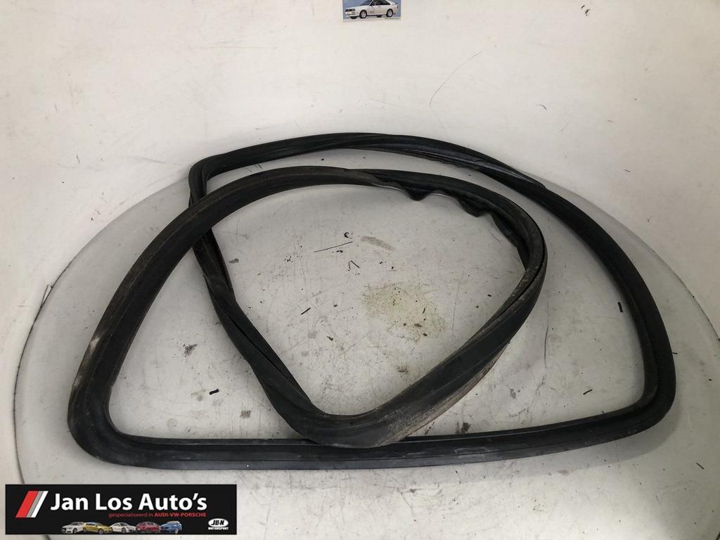 Audi 80 B2 achterruitrubber zwart, Auto-onderdelen, Ruiten en Toebehoren, Audi, Gebruikt, Ophalen of Verzenden
