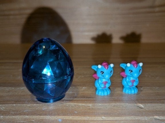 lego figurines - un œuf de cristal et deux dragons, Enlèvement, Comme neuf, Lego