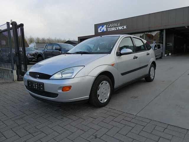 Ford Focus 1.6 i benzine 100pk Automaat 5d Ghia '00, https://public.car-pass.be/vhr/caea7a31-4ad6-4352-80c8-c16cbeee06ea, Bedrijf