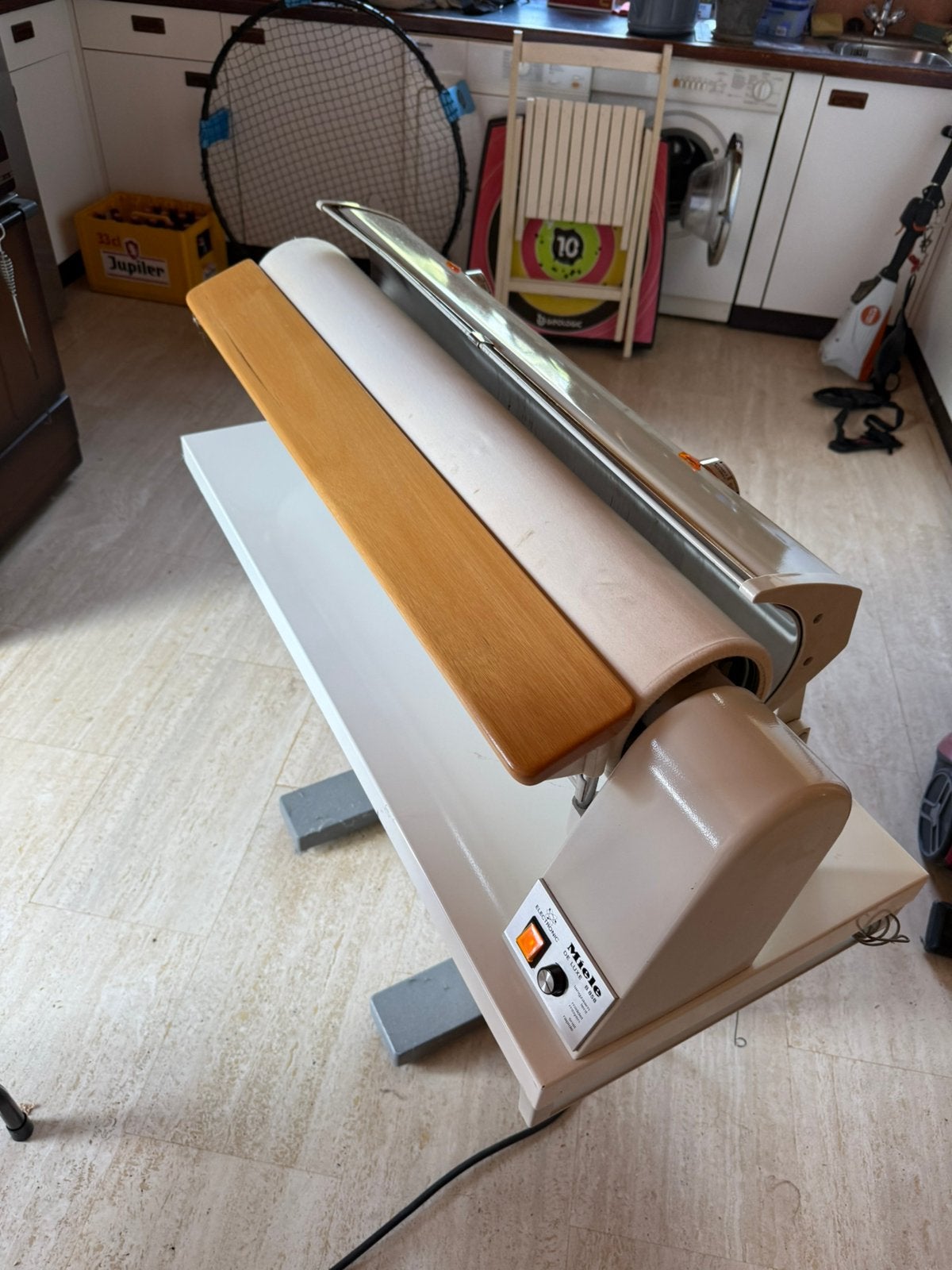 Miele De Luxe B858 Machine à r epasser/rouleau à repasse, Electroménager, Enlèvement, Utilisé
