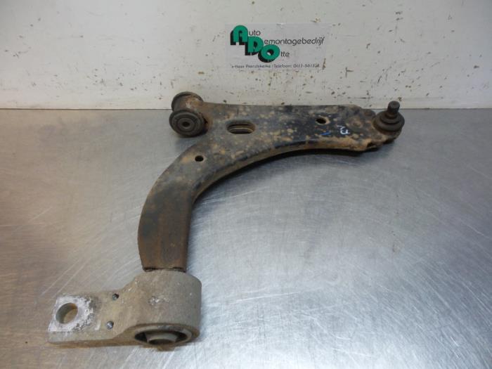 Bras de suspension avant droit d'un Ford Fiesta (Fiesta 02-), -, 3 mois de garantie, -, -