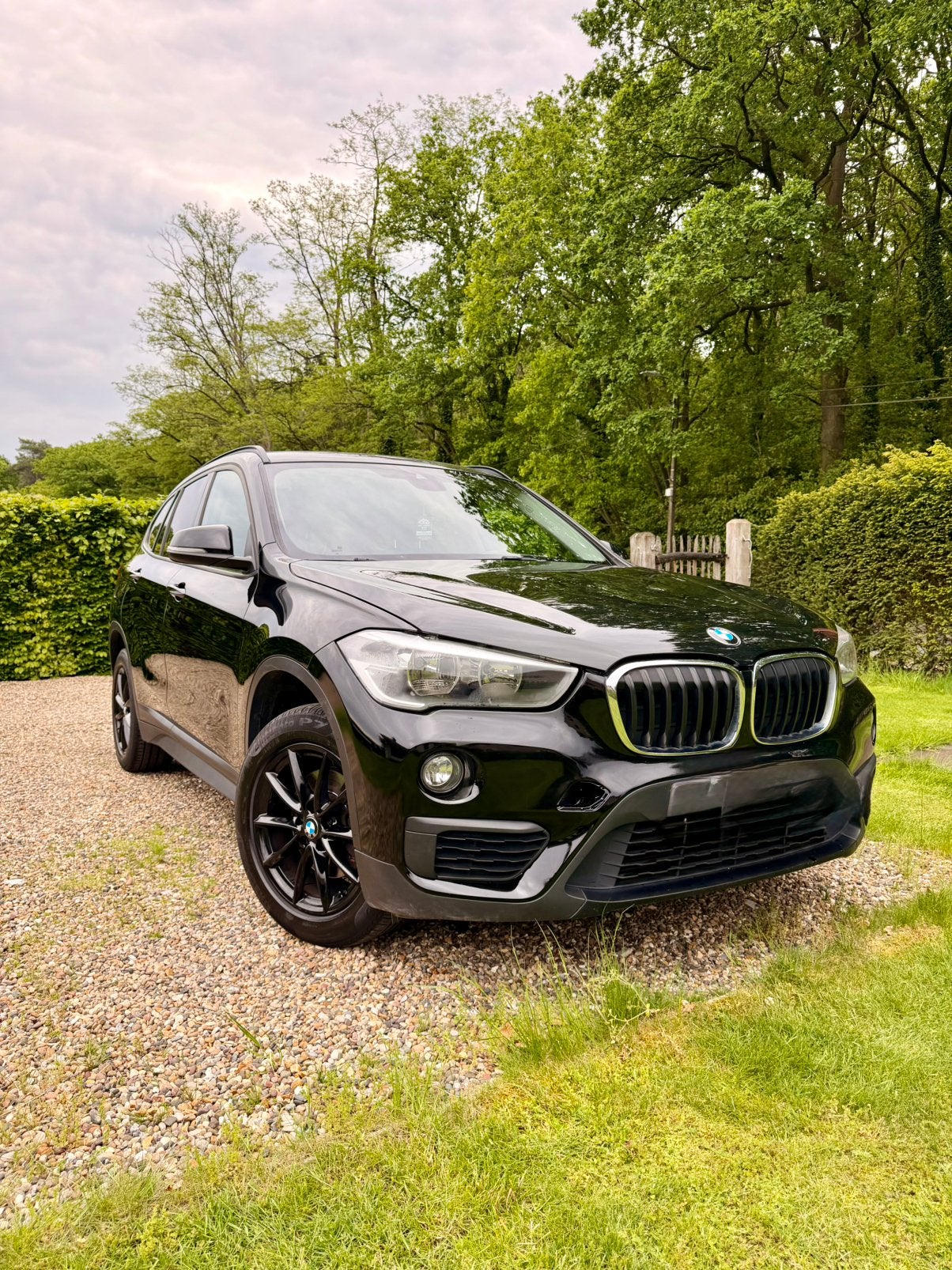 BMW X1 sDrive18i – Zeer nette staat, Autos, Achat, Euro 6, Boîte manuelle, Noir
