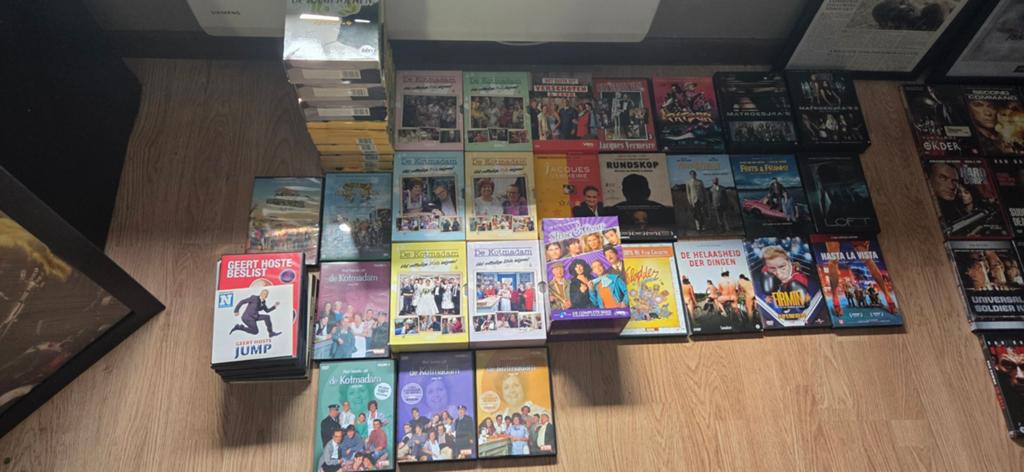 +- 150 dvd's vlaamse series/film, Cd's en Dvd's, Ophalen