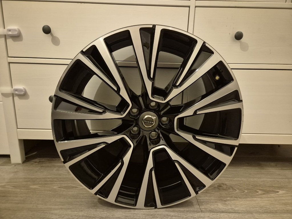 Volvo Velg 20" Multispoke Black Diamond Cut 1x, Enlèvement ou Envoi, Volvo
