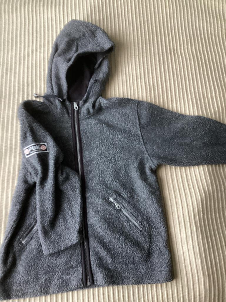 PWG Kids World hoodie / fleece met capuchon - Maat 134, Ophalen of Verzenden, Zo goed als nieuw, Jongen of Meisje, Jas