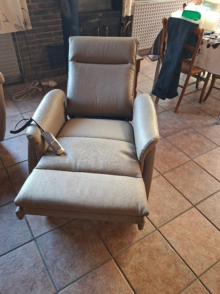fauteuil electrique, Maison & Meubles, Fauteuils, 150 cm ou plus, Enlèvement ou Envoi, Fauteuil cuir, Utilisé