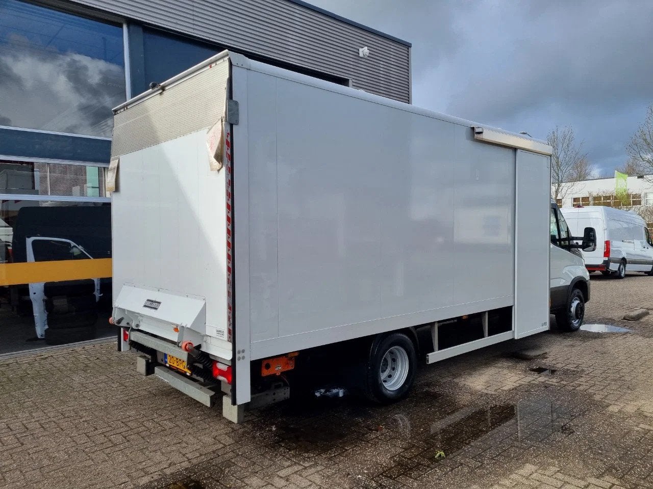 Iveco Daily 70C18 3.0D Koffer 1000kg LBW GVW 7000kg Euro 6, Autos, Achat, Euro 6, Entreprise, 179 ch