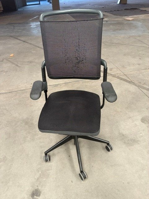 zwarte bureaustoel met mesh rug- volledig verstelbaar, Maison & Meubles, Chaises de bureau, Enlèvement, Utilisé, Chaise de bureau