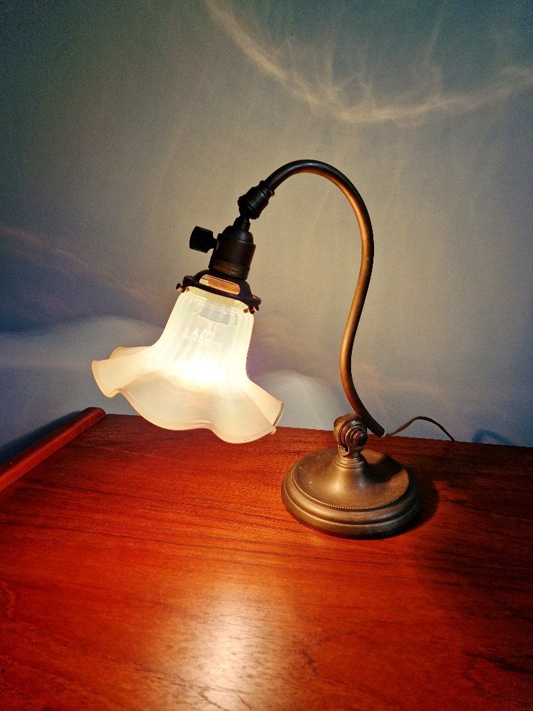 Art Nouveau-bureaulamp in brons en opalescerend glas, Ophalen of Verzenden