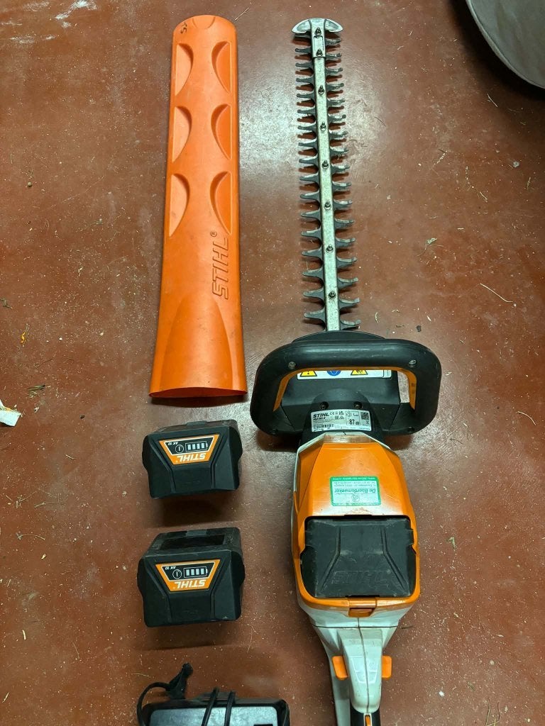Stihl heggenschaar HSA 60 set + 2 x AK10 batterij + lader, Ophalen, Gebruikt, Accu, Stihl