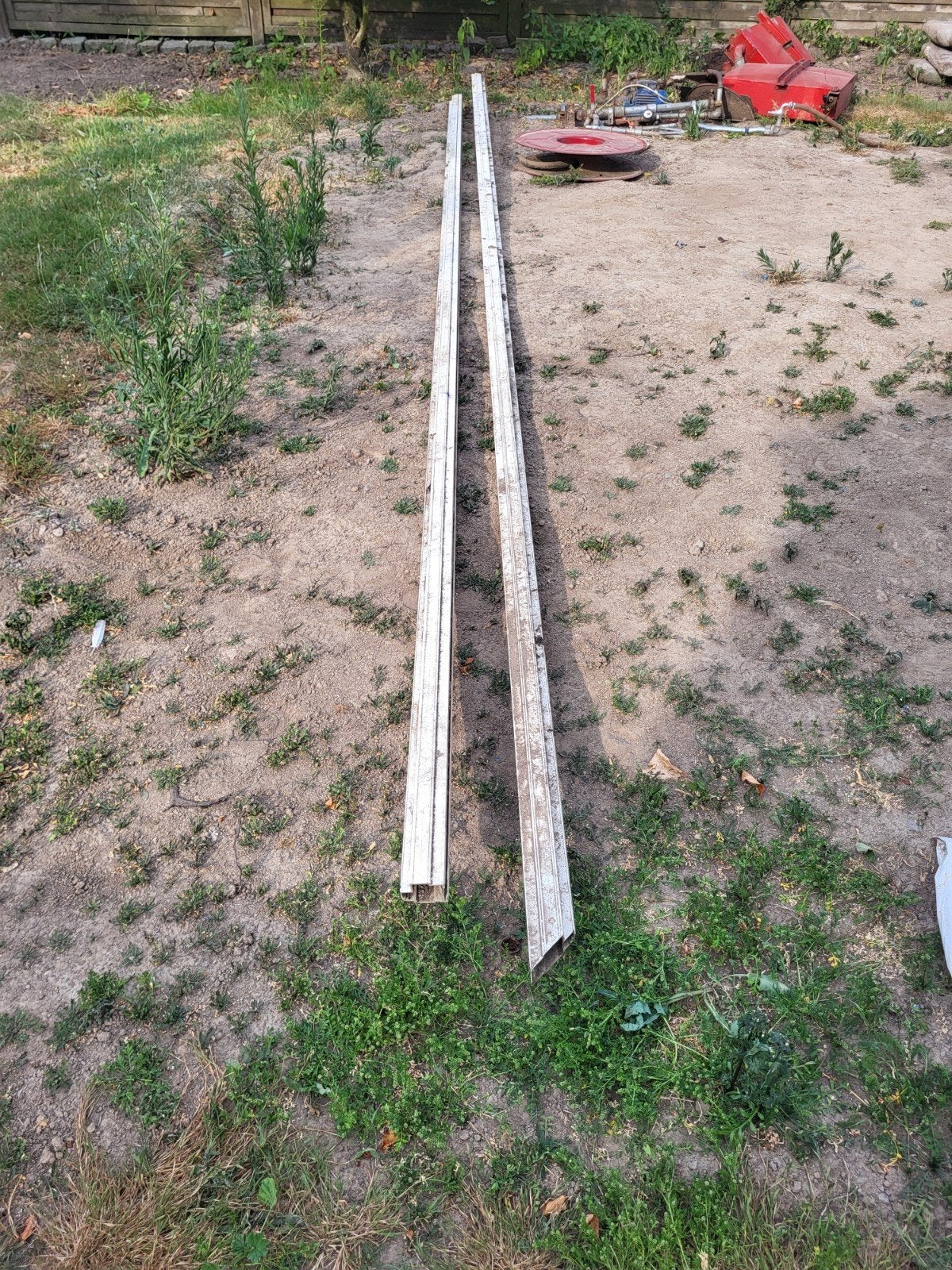 2 lange aluminium profielen / kokerbalken (540 cm & 506 cm), Bricolage & Construction, Métaux, Aluminium, Enlèvement
