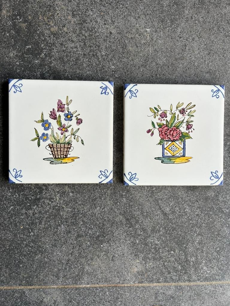 Vintage tegels. Twee stuks, Enlèvement