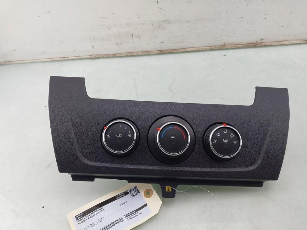BEDIENINGSPANEEL VERWARMING Renault (|275106521R|), Gebruikt, Renault, Peter-Huppertz-Straße 5
51063  Köln, DE, Dialog.deutschland@renault.de