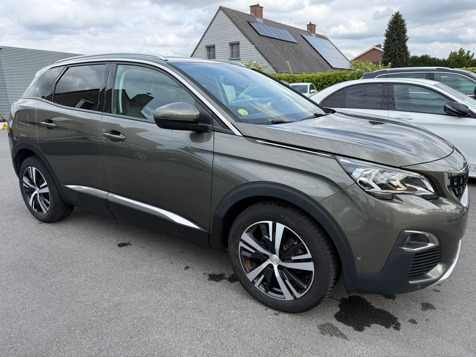 PEUGEOT 3008/1.5DIESEL/2019/PANO/CARPLAY/CAMERA, Voorwielaandrijving, 4 cilinders, Leder en Stof, 5 deurs