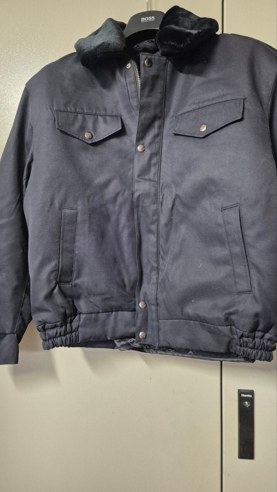herenvest donker blauw maat large. fluweel kraag verwijderen, Vêtements | Hommes, Enlèvement ou Envoi, Neuf, Taille 52/54 (L)