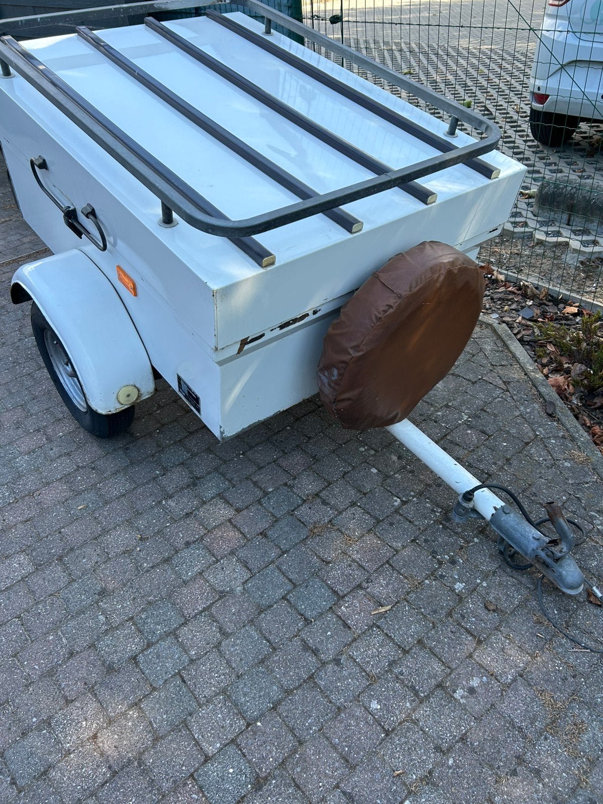Aanhangwagen, Enlèvement, Utilisé
