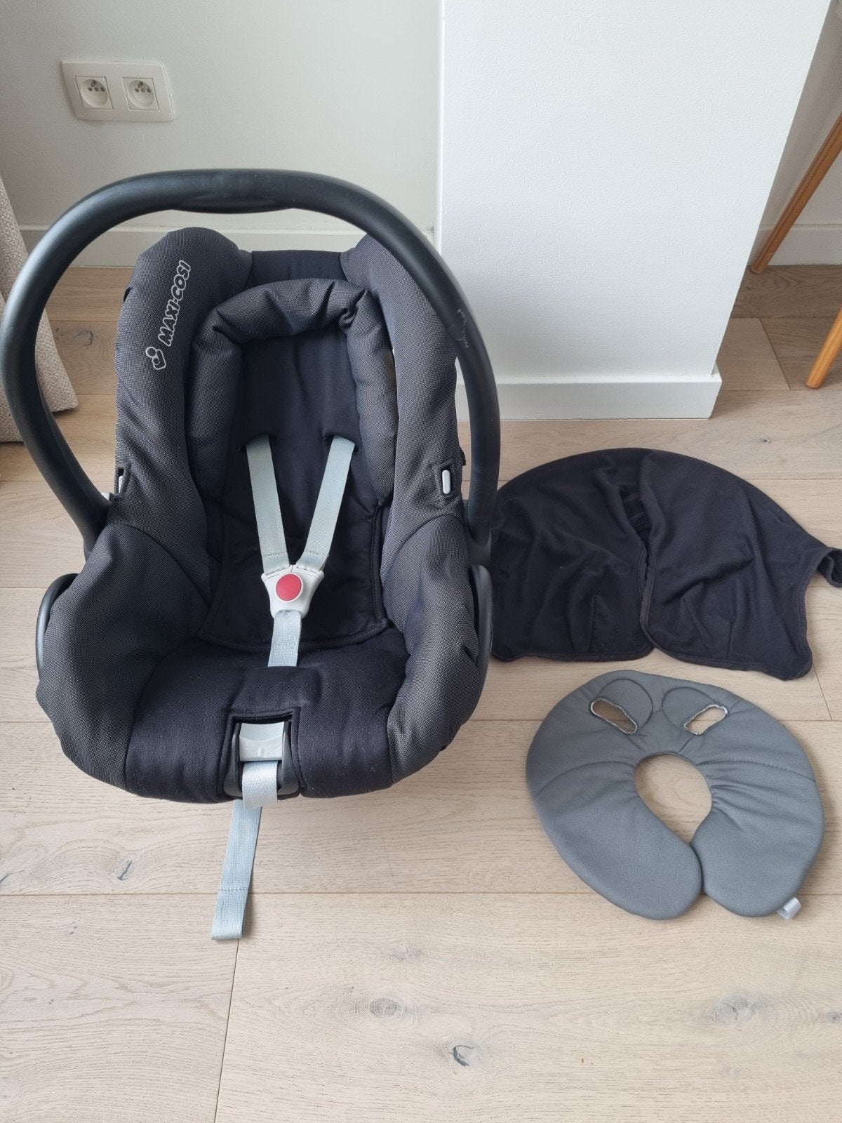 Siège auto Maxi-cosi Pebble noir avec réducteur nouveau-né, Ceinture de sécurité, Enlèvement, Utilisé, Maxi-Cosi
