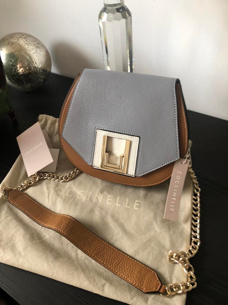 Kleine handtas coccinelle cognac met lichtblauw, Enlèvement, Neuf, Sac à main