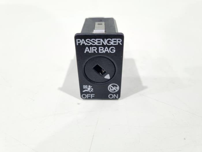Airbag schakelaar van een Volkswagen Golf, Auto-onderdelen, Elektronica en Kabels, Volkswagen, Gebruikt, 3 maanden garantie, Ophalen of Verzenden